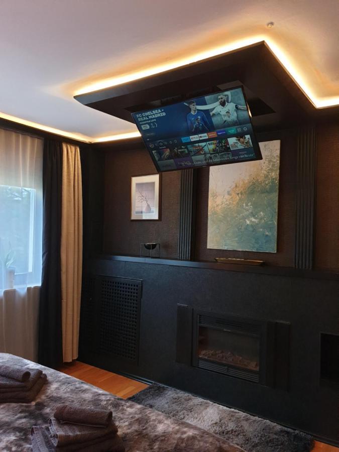 Miet-Kamp Ruhig, Zentral, Nahe Messe, Ausgefallenes Design 2 Schlafzimmer Berlino Esterno foto