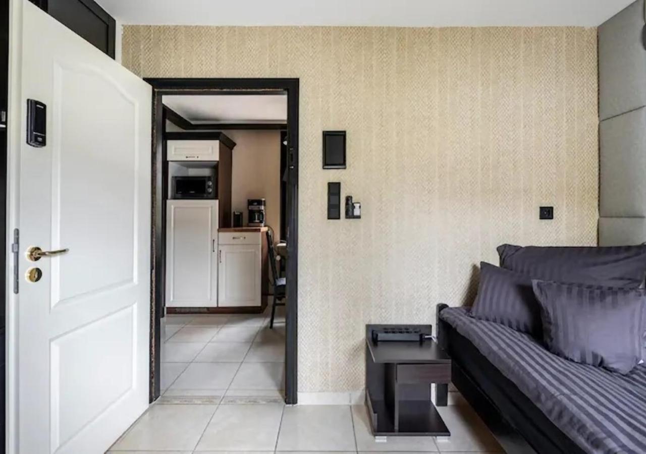 Miet-Kamp Ruhig, Zentral, Nahe Messe, Ausgefallenes Design 2 Schlafzimmer Berlino Esterno foto