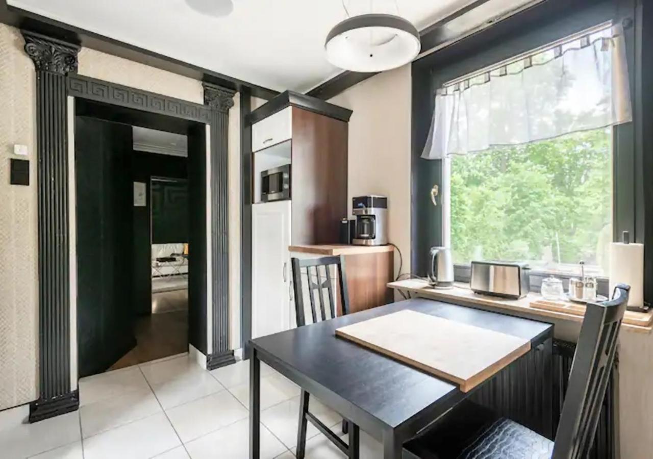 Miet-Kamp Ruhig, Zentral, Nahe Messe, Ausgefallenes Design 2 Schlafzimmer Berlino Esterno foto